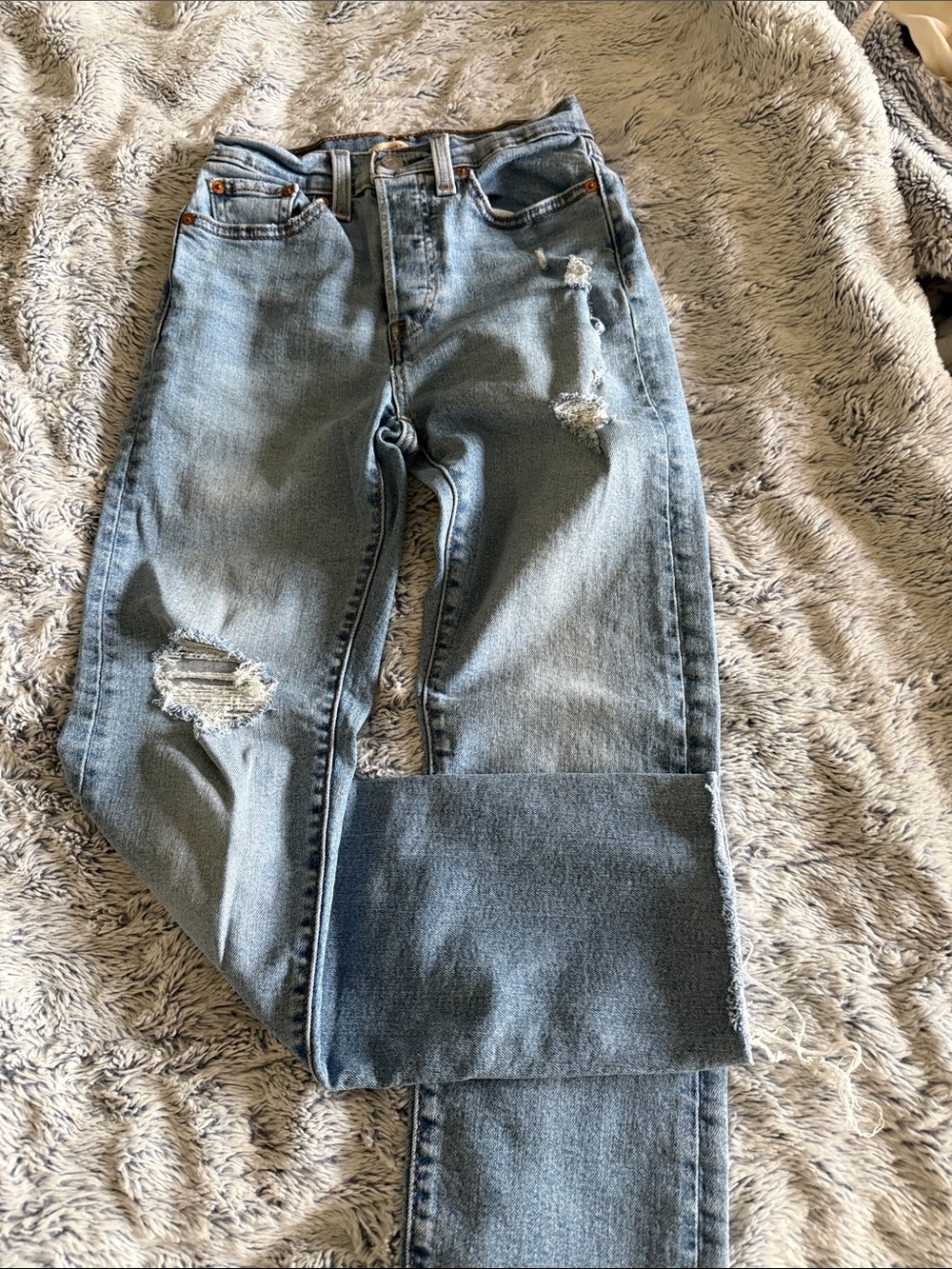 Levi's Light Blue High-Rise Wedgie Straight Jeans - Size 24